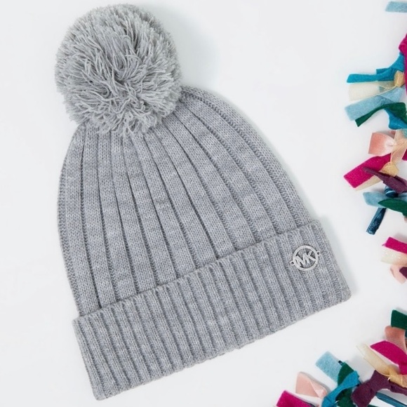 NWT Michael Kors Pom Pom beanie - Picture 1 of 3